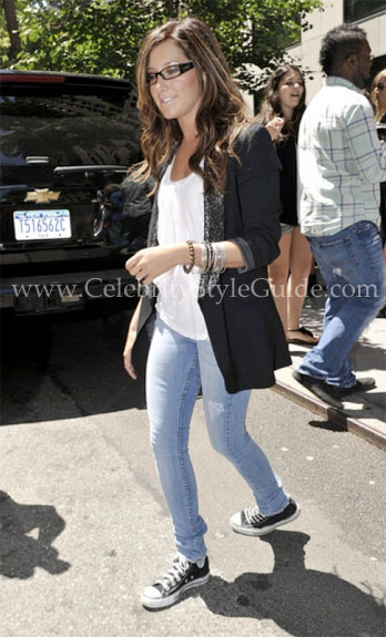 Ashley Tisdale Wearing Jet By John Eshaya Vintage Wash Skinny Jeans Celebrity Style Guide