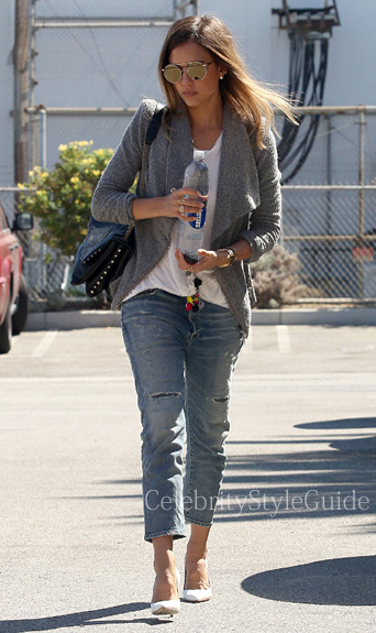 Jessica Alba Rocks Boyfriend Jeans Running Errands In Santa Monica ...
