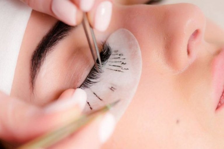 How To Remove Eyelash Extensions At Home A Complete Guide Csg 0237