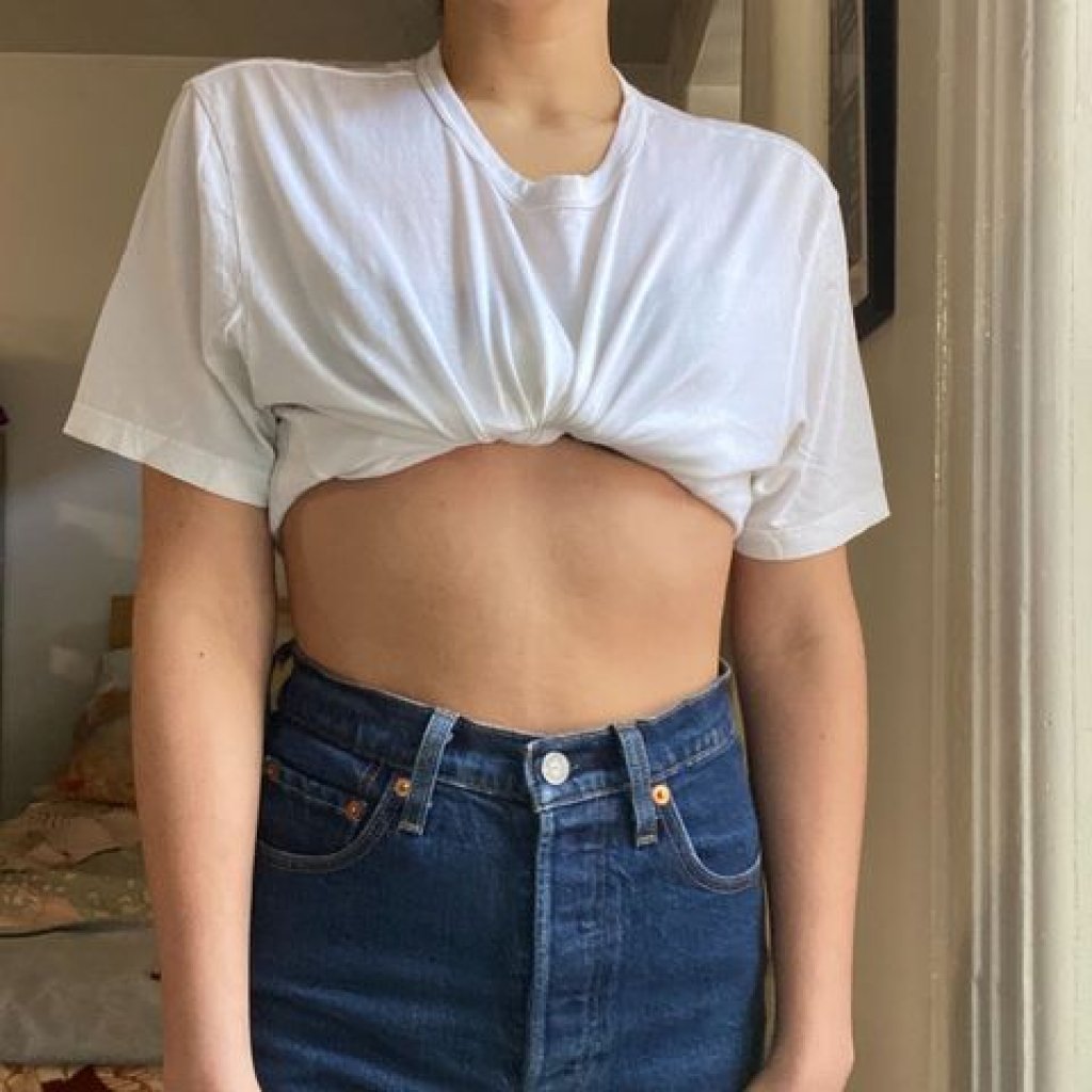 How To Crop A Shirt How To Guide 4 Cutting Tips CelebrityStyleGuide   Crop Top Without Scissors 1024x1024 