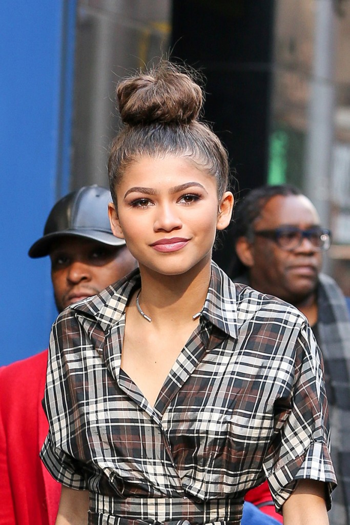 Celebrities Know, Life's Better With a Topknot! - Celebrity Style Guide
